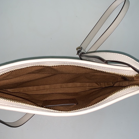 Coach Large Crossbody - Picture 5 of 7